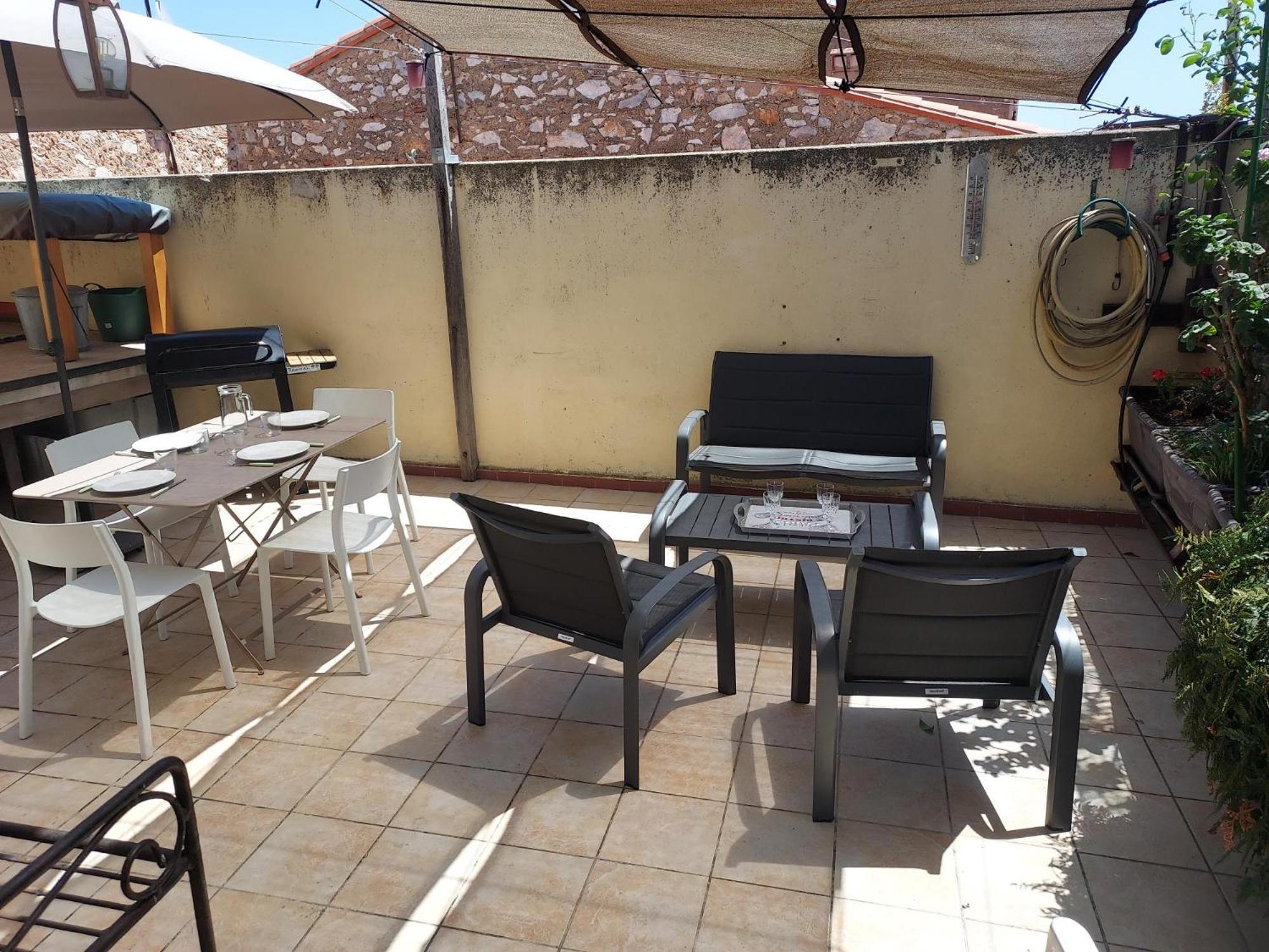Appartement F2 tout équipé avec terrasse - 66 Salses le Chateau Esterno foto